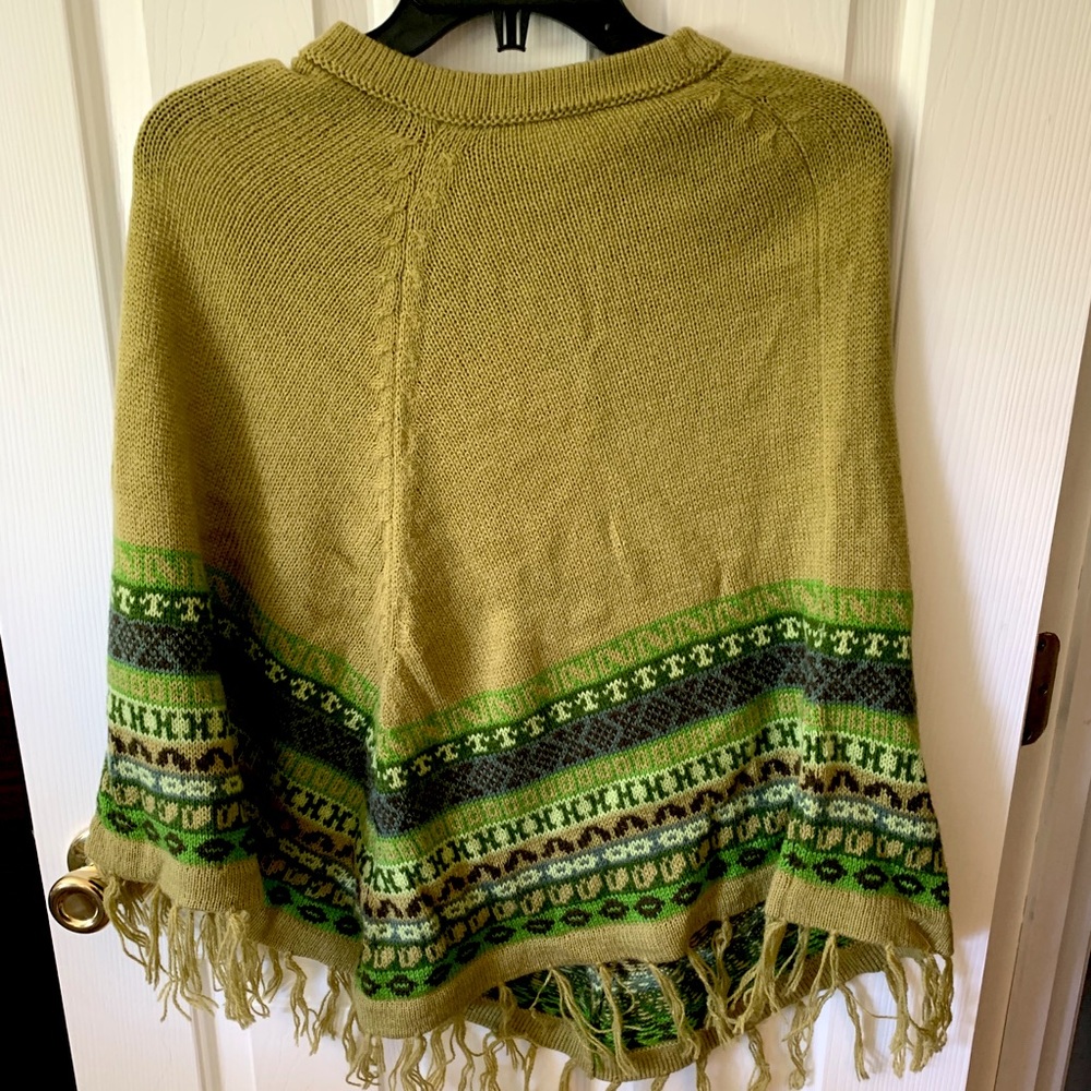 Small green Peruvian poncho